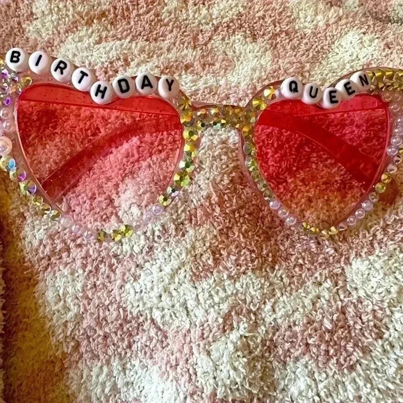 Birthday Queen glasses with black case - Picture 1 of 6